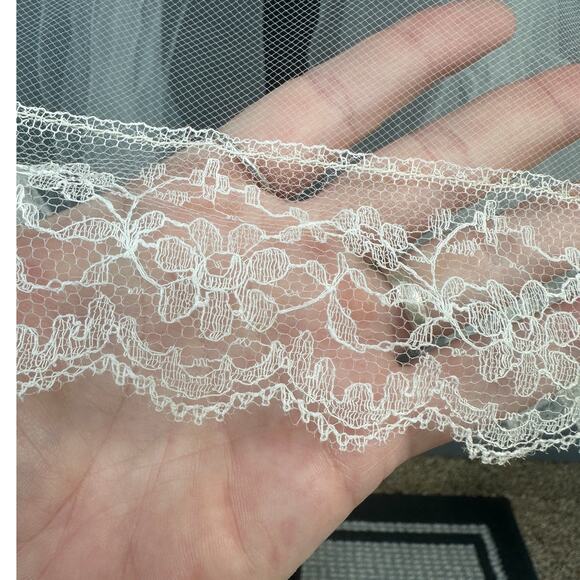 Vintage Pearl Beaded Crown Wedding Vail main image 7